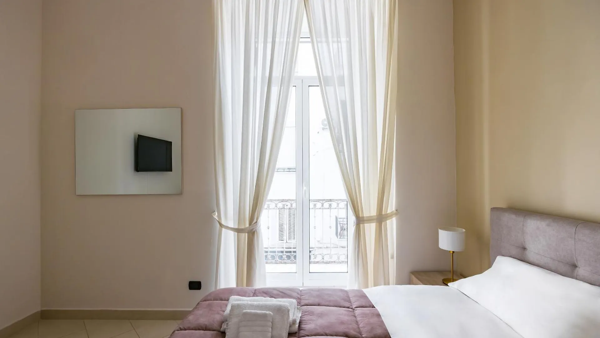 Apartment Maison Pochet 那不勒斯 0*,  意大利